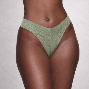 Skims Logo Mesh Thong Size 4X